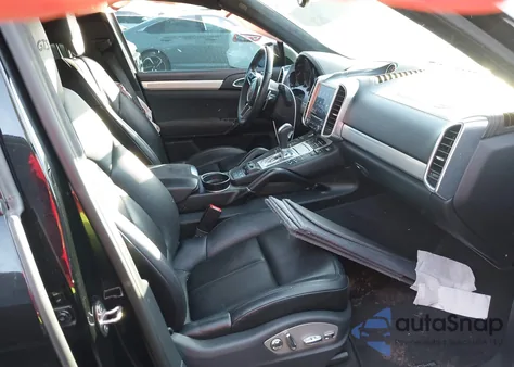 2018 Porsche Cayenne Gts z USA, uszkodzony, nr VIN WP1AD2A25JLA80737